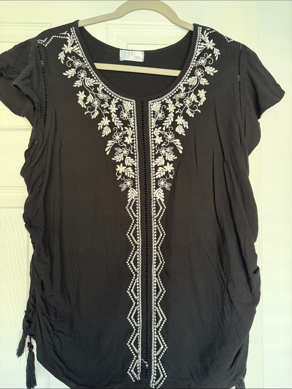 Time and Tru Black Short-Sleeve Scoop-Neck Top with White Floral Embroidery